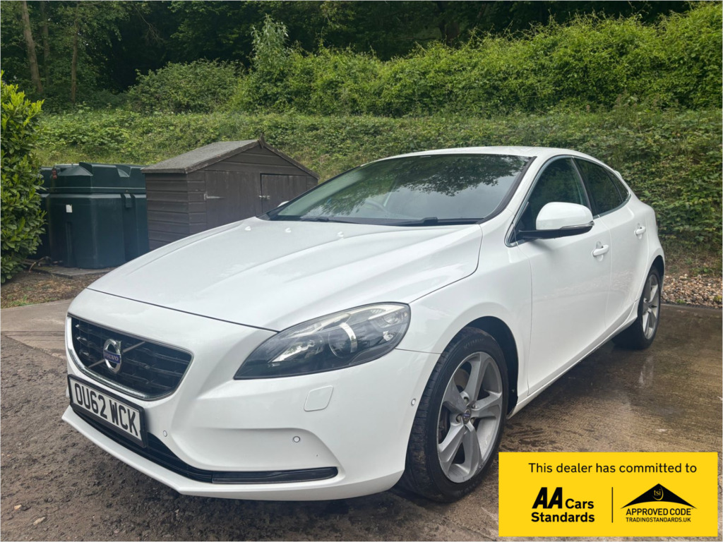 Volvo V40 2.0 D4 Se Lux Nav Hatchback Geartronic OU62WCK White