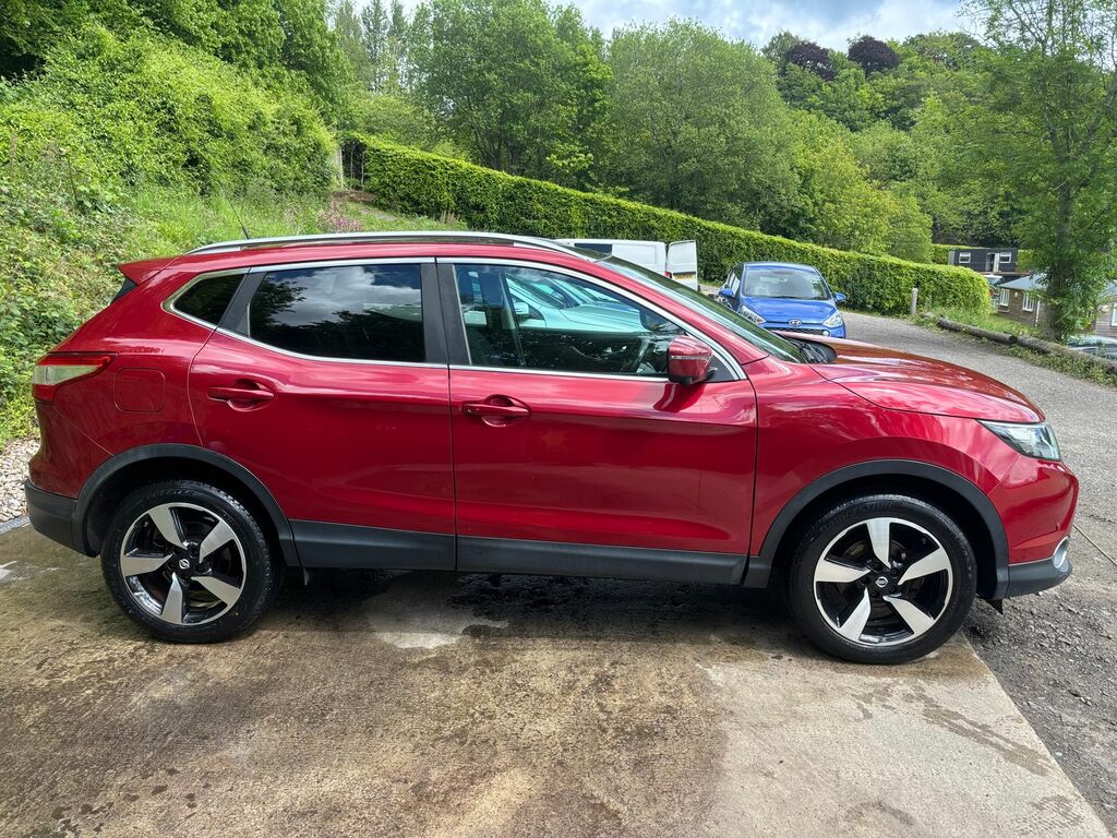Nissan Qashqai 1.5 Dci N-tec Suv 2Wd Euro 6 S WA16UGJ Red #4