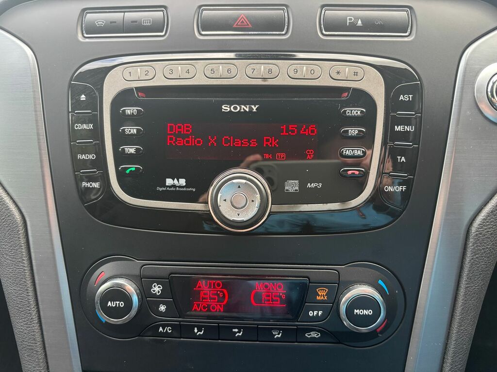 Ford Mondeo Mondeo Titanium Red #20