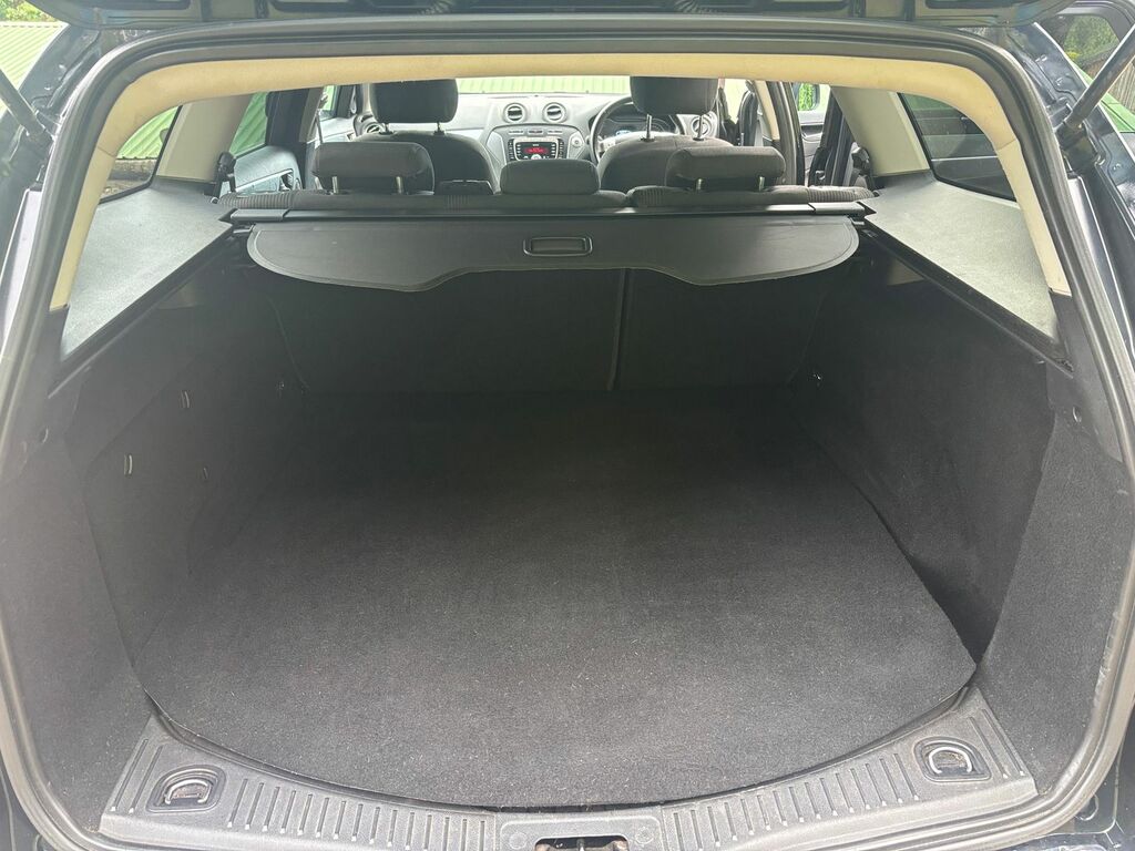 Ford Mondeo Mondeo Titanium Red #14