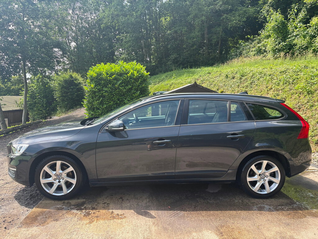 Volvo V60 Estate Gold #8