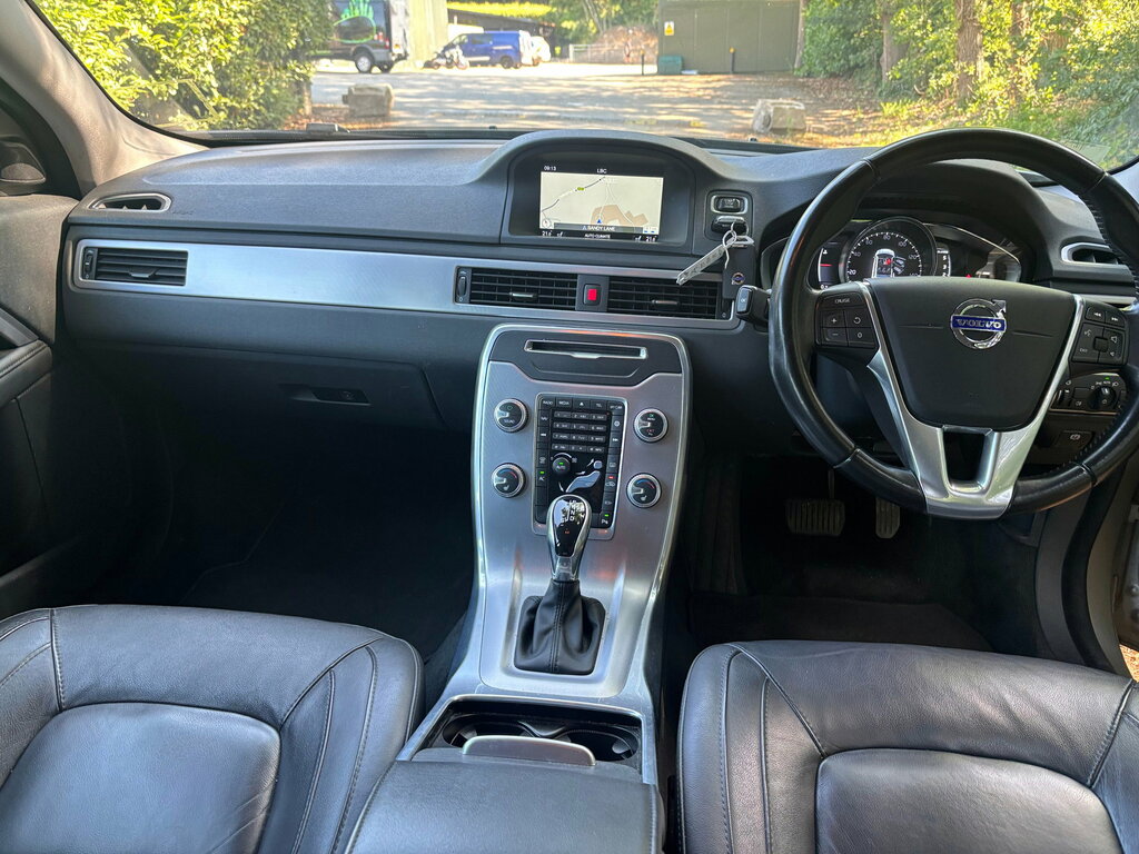 Volvo V70 2.0 D3 Se Nav Euro 5 Ss White #16