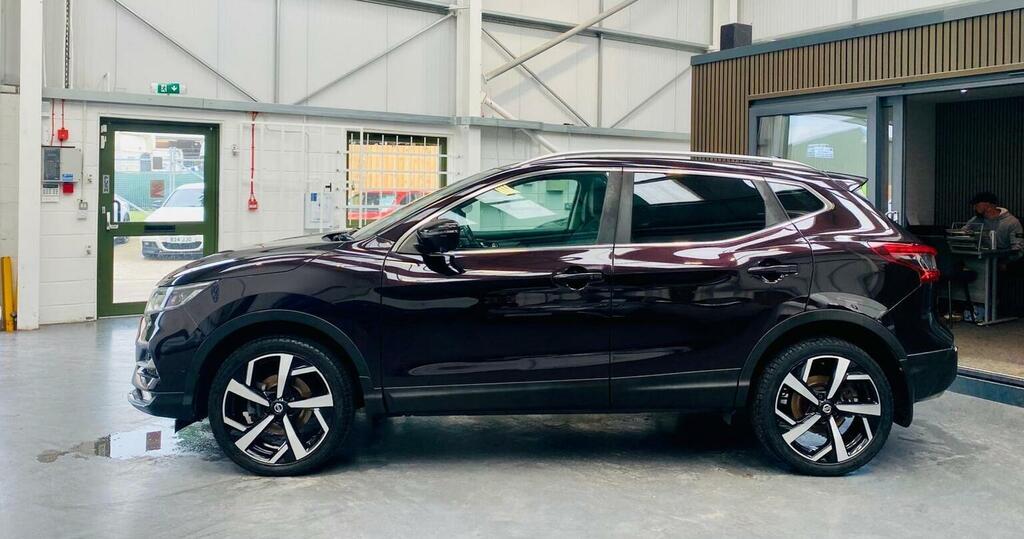Nissan Qashqai Suv 1.3 Dig-t Tekna Euro 6 Ss 201919 DG19GGE Black