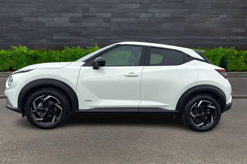 Nissan Juke Juke 1.6 Hybrid N-connecta YF24NLP White #4