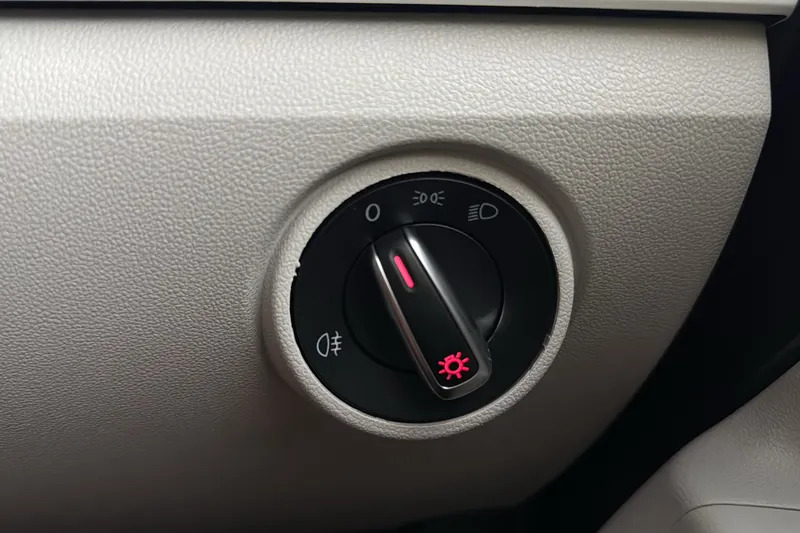 Volkswagen Up R-line White #40