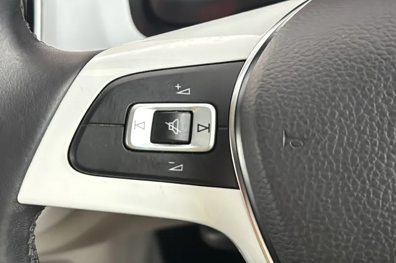 Volkswagen Up R-line White #27