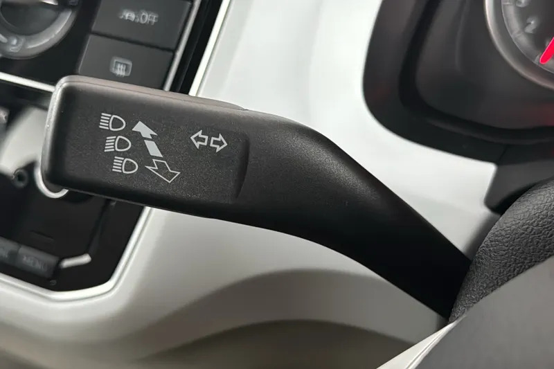 Volkswagen Up R-line White #32
