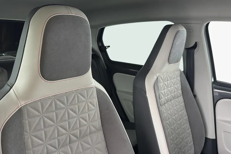 Volkswagen Up R-line White #16