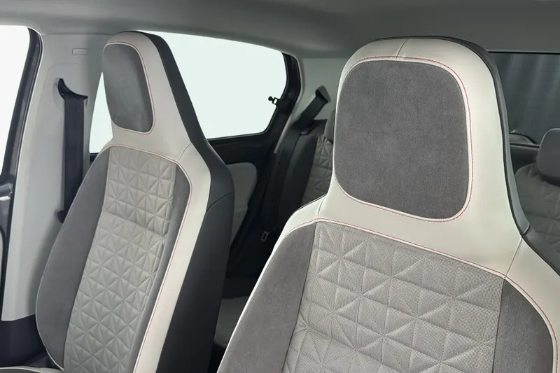 Volkswagen Up R-line White #19