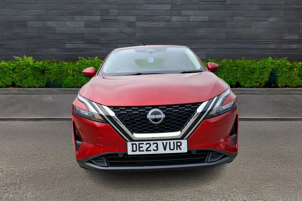 Nissan Qashqai 1.3 Dig-t Mh N-connecta DE23VUR Red #2