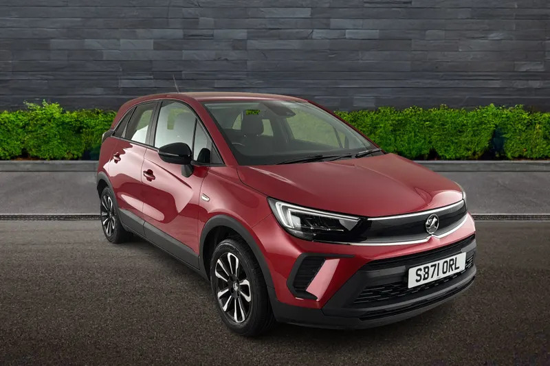 Vauxhall Crossland Hatchback 1.2 Se Edition Red