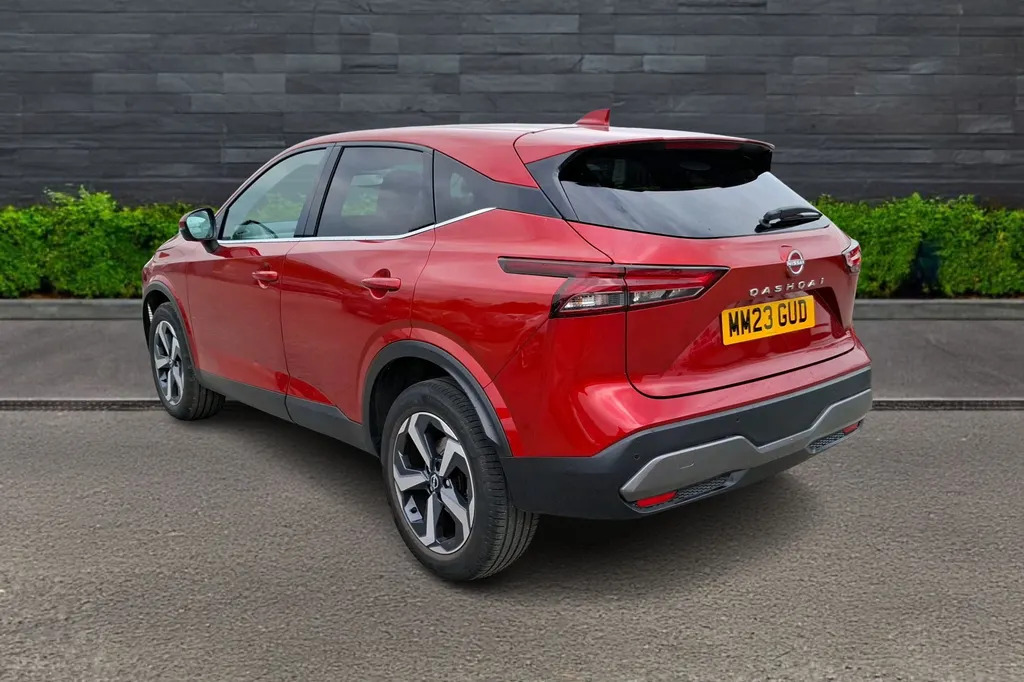 Nissan Qashqai 1.3 Dig-t Mh N-connecta MM23GUD Red #5