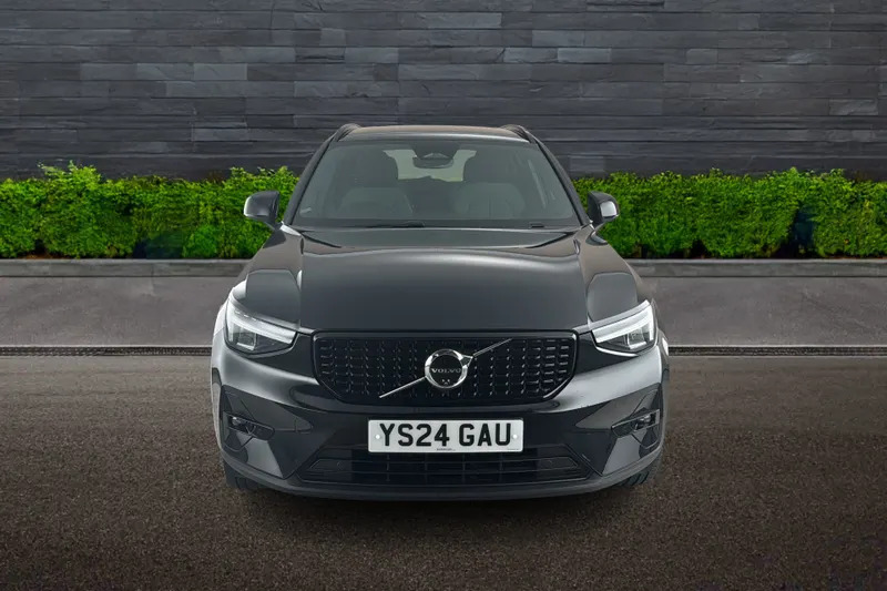 Volvo XC40 B3 Mhev YS24GAU Black #2