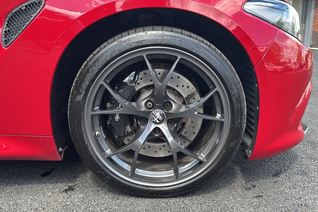 Alfa Romeo Giulia T Veloce Black #13