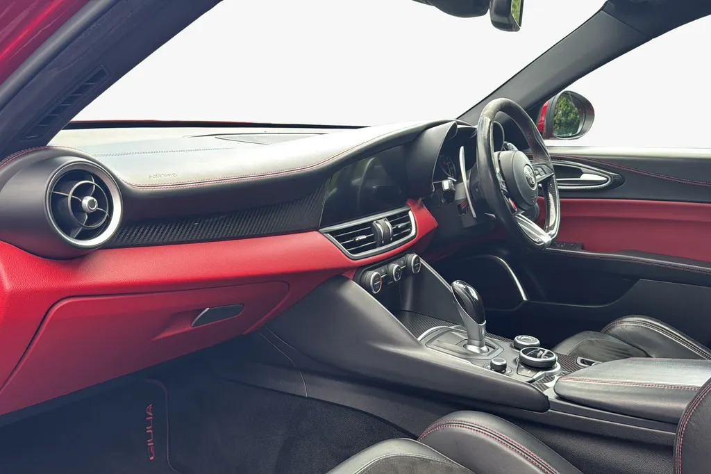 Alfa Romeo Giulia T Veloce Black #19