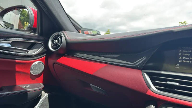 Alfa Romeo Giulia T Veloce Black #51
