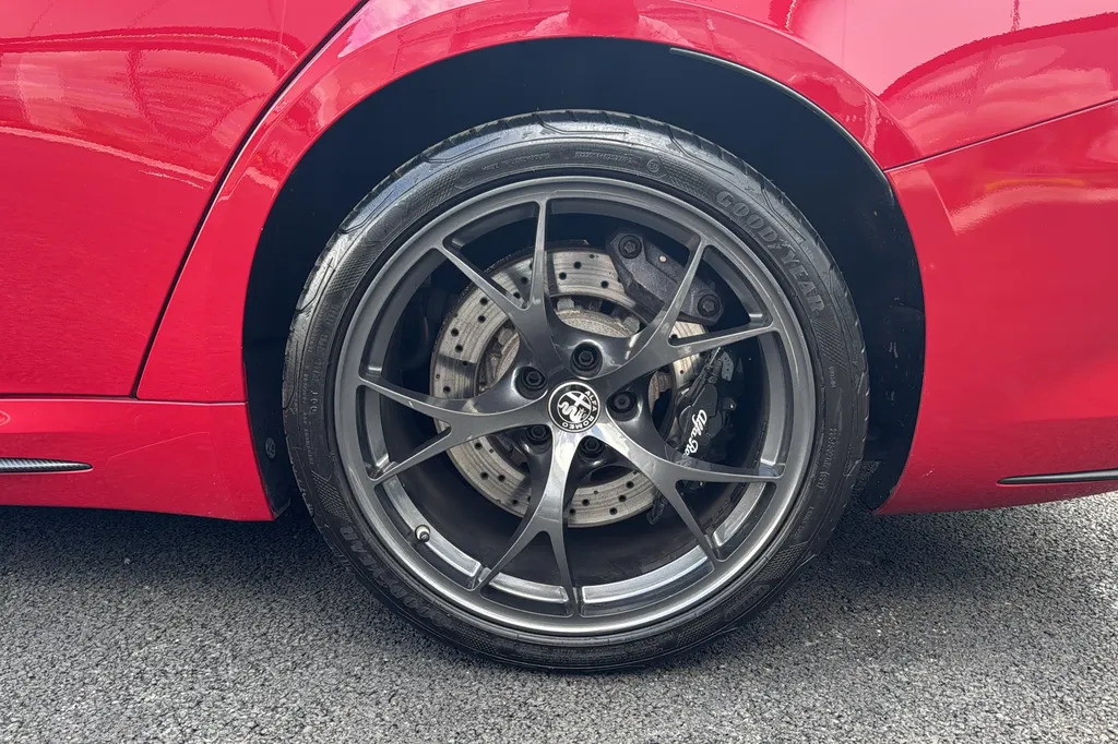 Alfa Romeo Giulia T Veloce Black #15