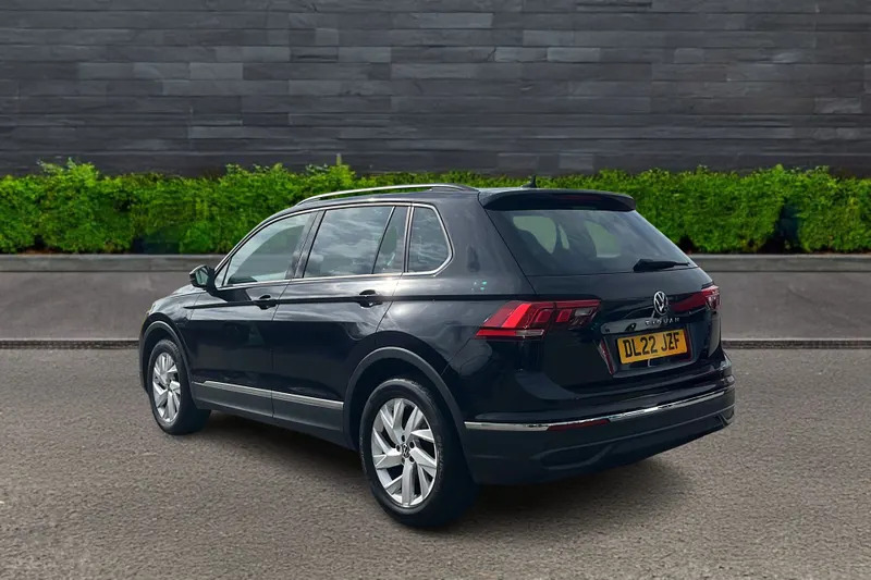 Volkswagen Tiguan 1.5 Tsi 150 Life DL22JZF Black #5