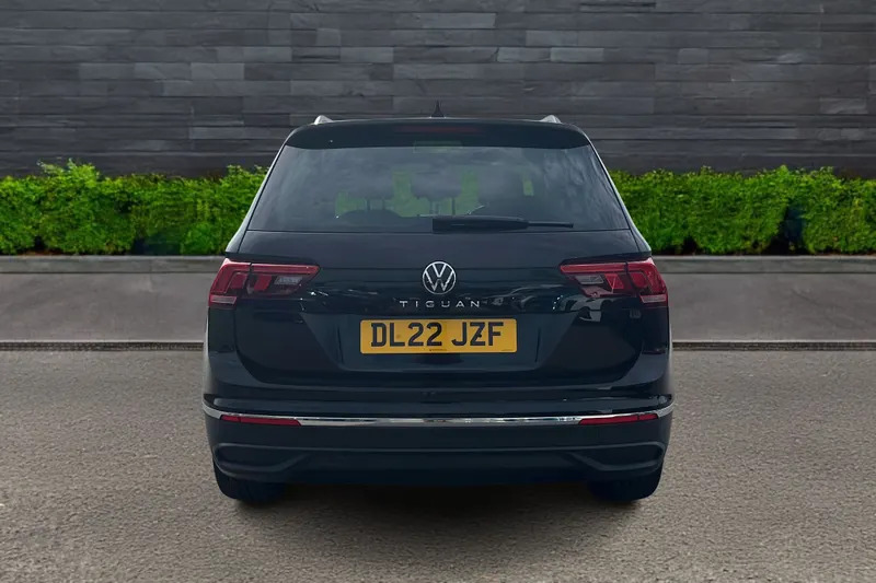 Volkswagen Tiguan 1.5 Tsi 150 Life DL22JZF Black #6