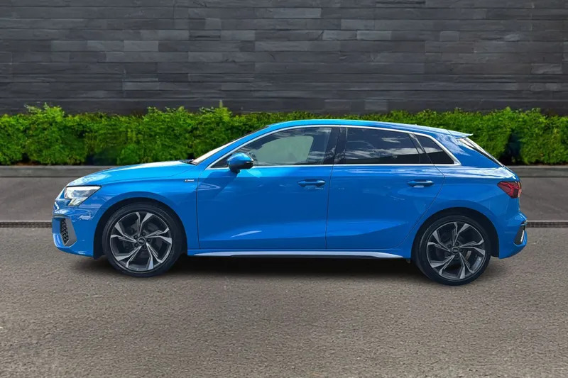Audi A3 Sportback 30 Tfsi S Line Blue #3