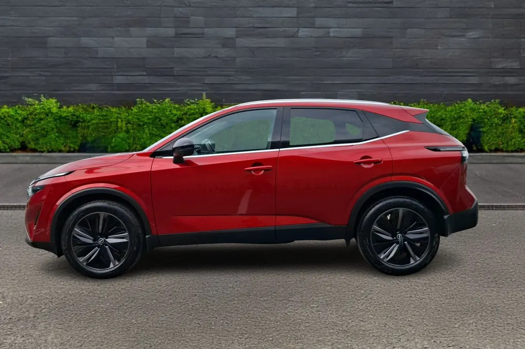 Nissan Qashqai 1.3 Dig-t Mh Tekna Red #4
