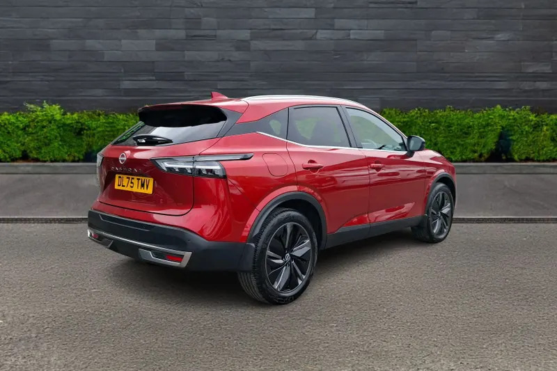 Nissan Qashqai 1.3 Dig-t Mh Tekna Red #6