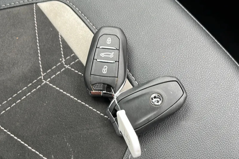 Vauxhall Mokka Ultimate White #54