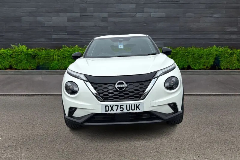 Nissan Juke 1.6 Hybrid Tekna White #2