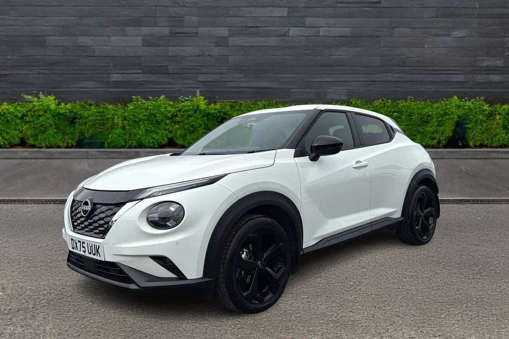 Nissan Juke 1.6 Hybrid Tekna White #3
