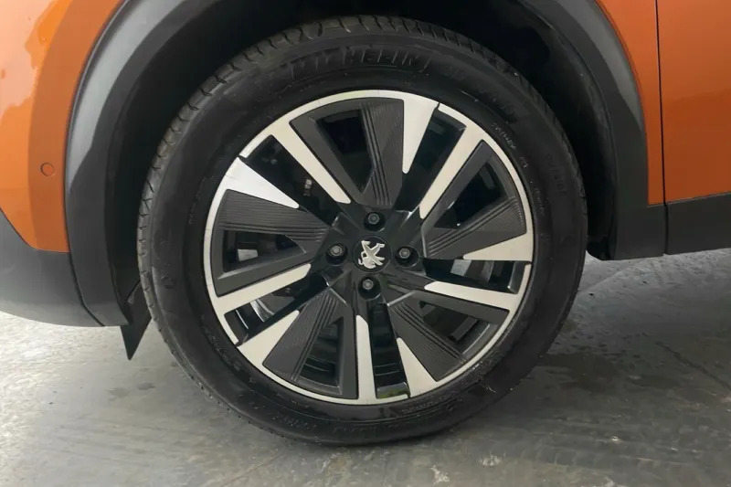 Peugeot e-2008 Gt Premium Black #13