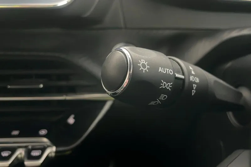 Peugeot e-2008 Gt Premium Black #29