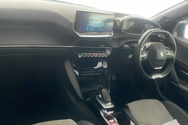 Peugeot e-2008 Gt Premium Black #10