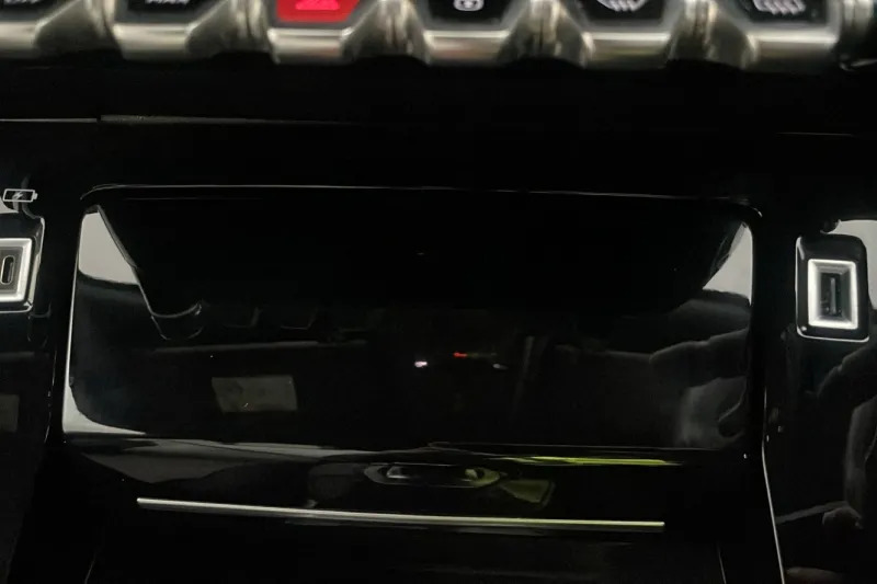 Peugeot e-2008 Gt Premium Black #36