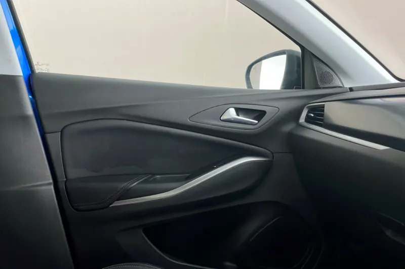 Vauxhall Grandland 1.2T Ultimate Hatchback Blue #6