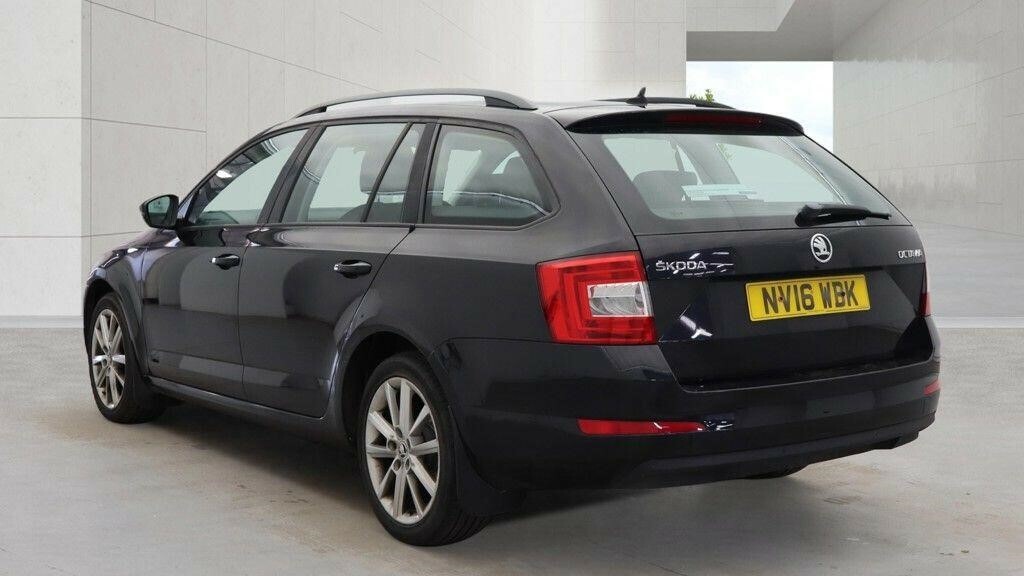 Skoda Octavia 1.6 Tdi Elegance Euro 5 Ss  #2