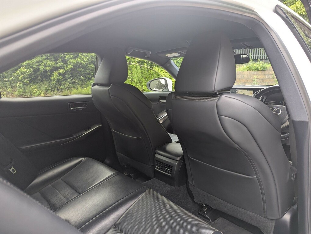 Lexus IS Saloon #8