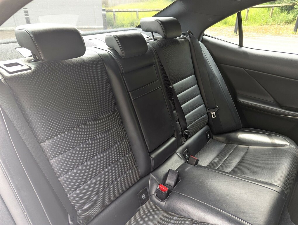 Lexus IS Saloon #9