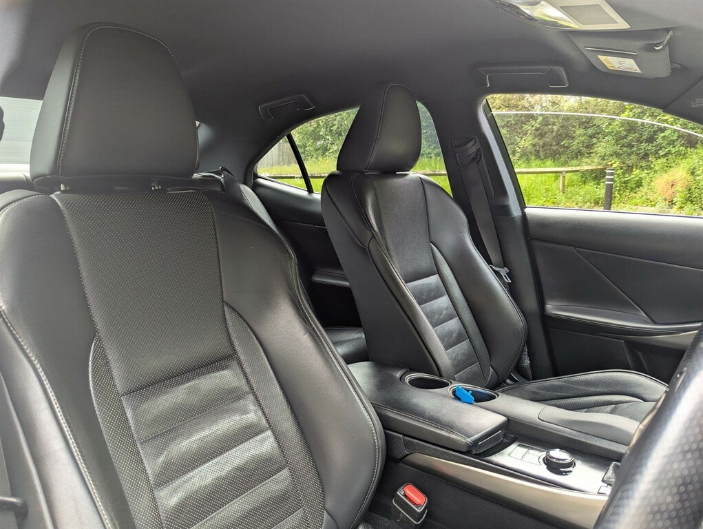 Lexus IS Saloon #7