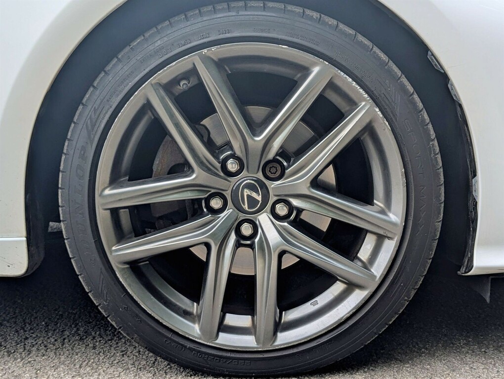 Lexus IS Saloon #40