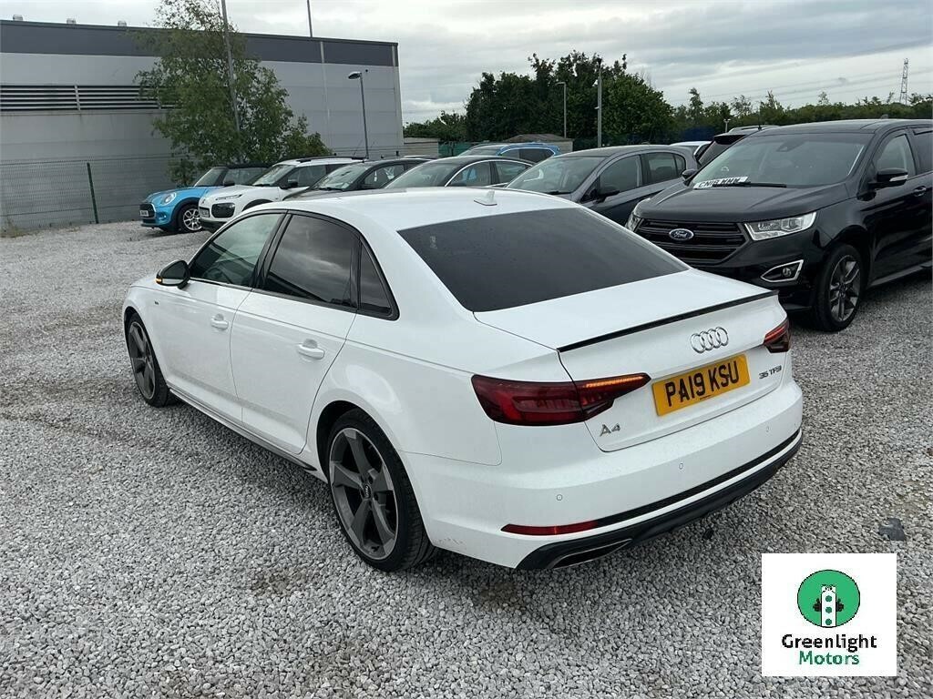 Audi A4 2.0 Tfsi 35 Black Edition Euro 6 Ss White #2