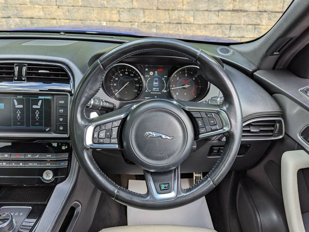 Jaguar F-Pace 2.0 D180 Prestige Euro 6 Ss White #11