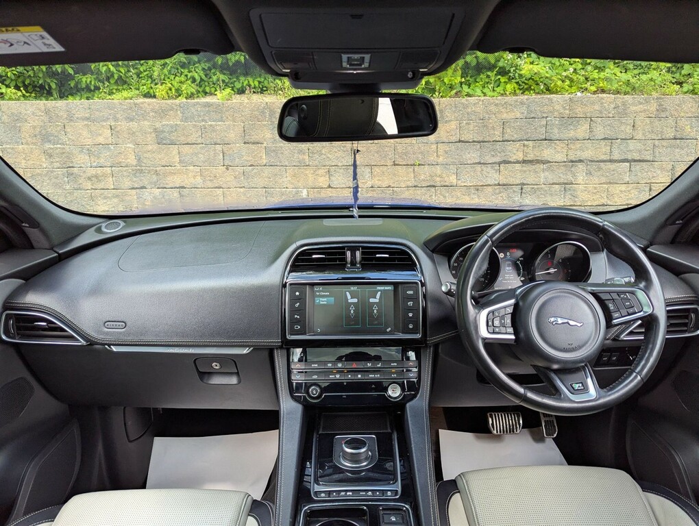 Jaguar F-Pace 2.0 D180 Prestige Euro 6 Ss White #10