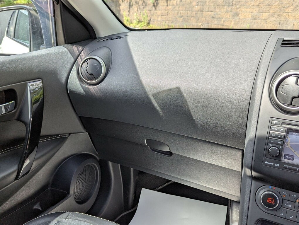 Nissan Qashqai Acenta White #11