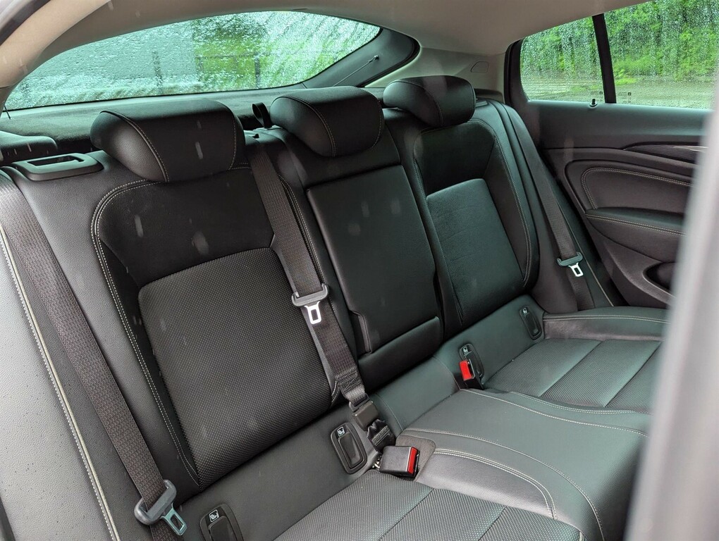 Vauxhall Insignia Hatchback Black #9