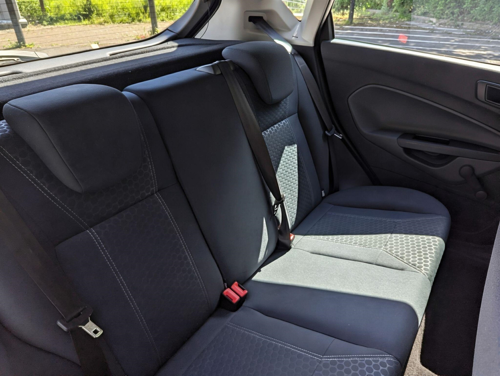 Ford Fiesta 1.2 Edge 81 Bhp Red #10