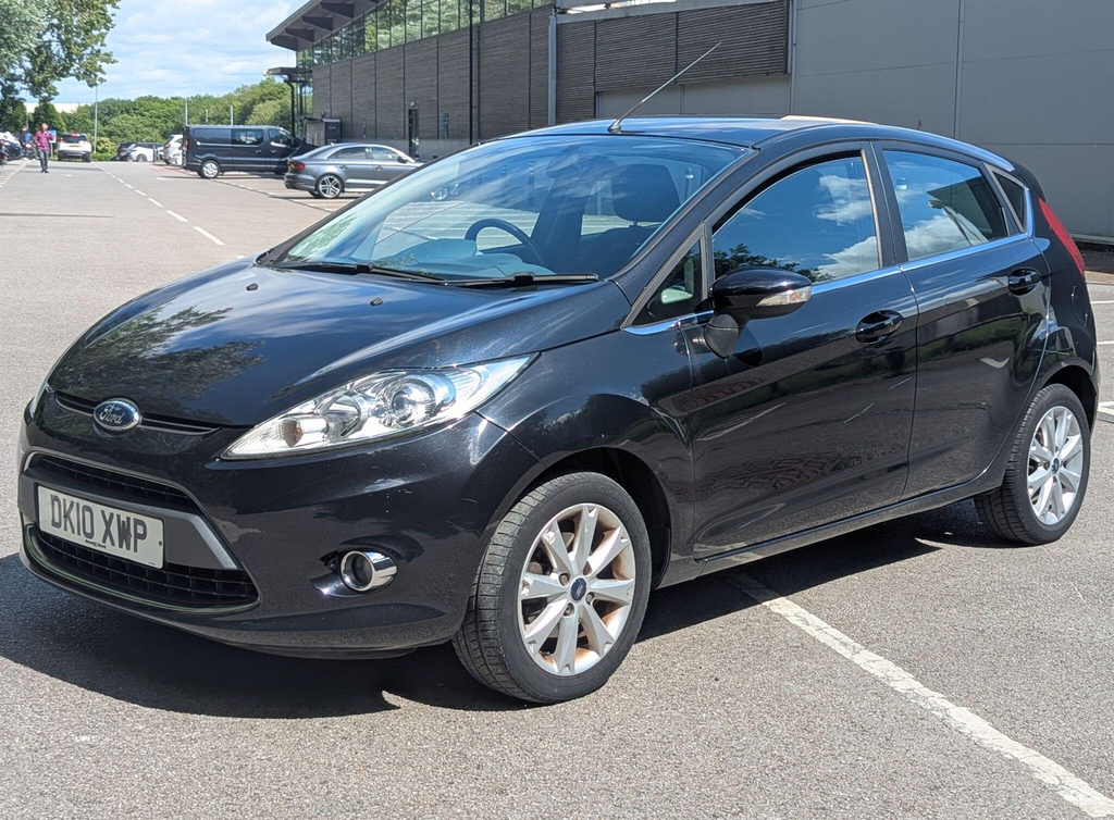 Ford Fiesta 1.2 Edge 81 Bhp Red #4