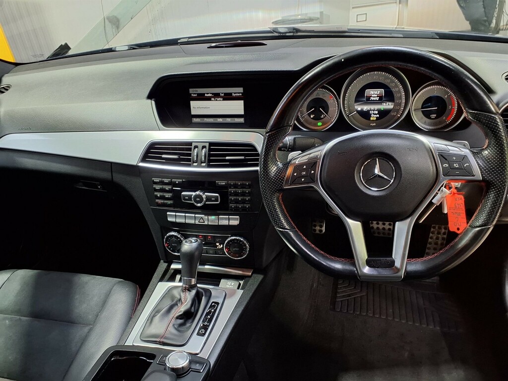 Mercedes-Benz C Class Saloon Black #5