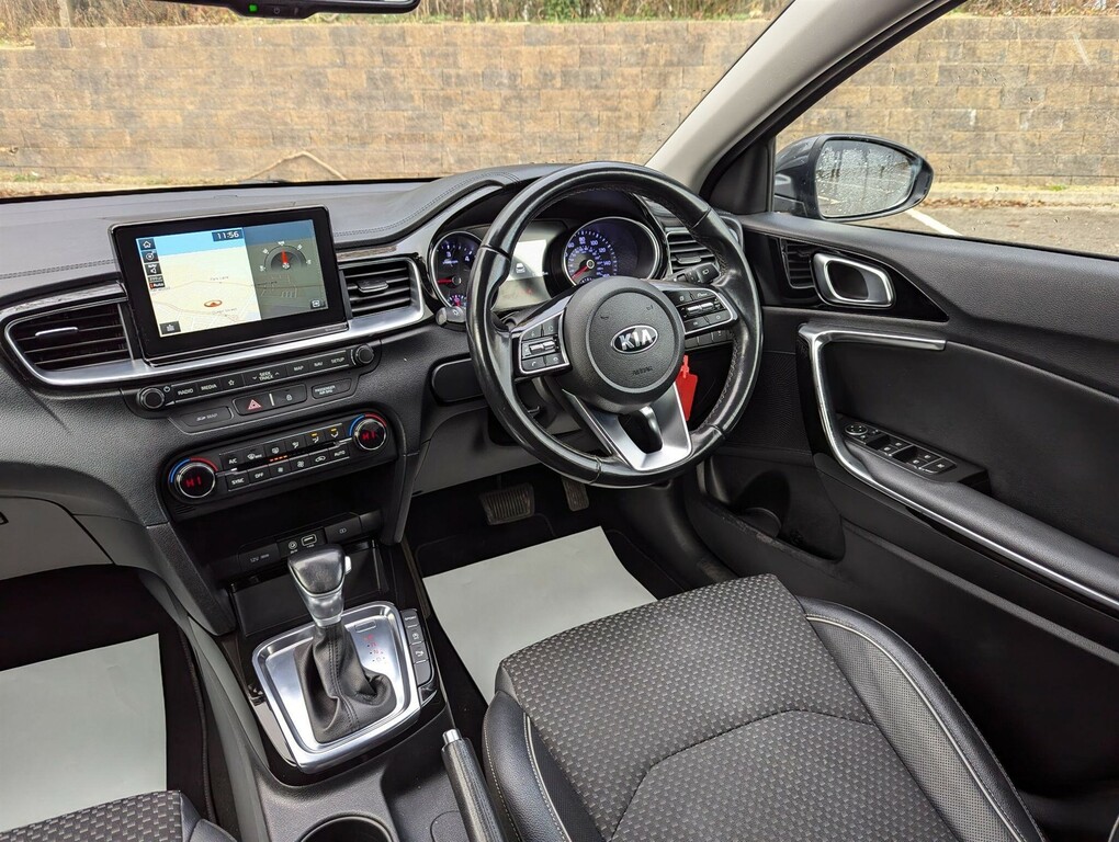Kia Ceed 1.6 Crdi 3 Isg 114 Bhp Upto 68Mpg, Low Insuran White #13