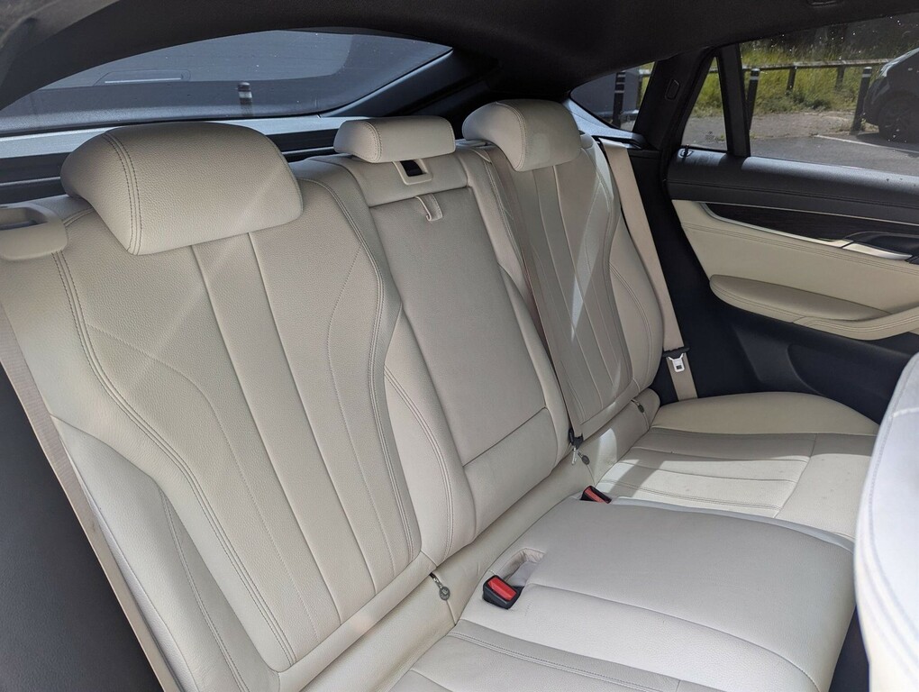 BMW X6 Xdrive40d M Sport Step White #10