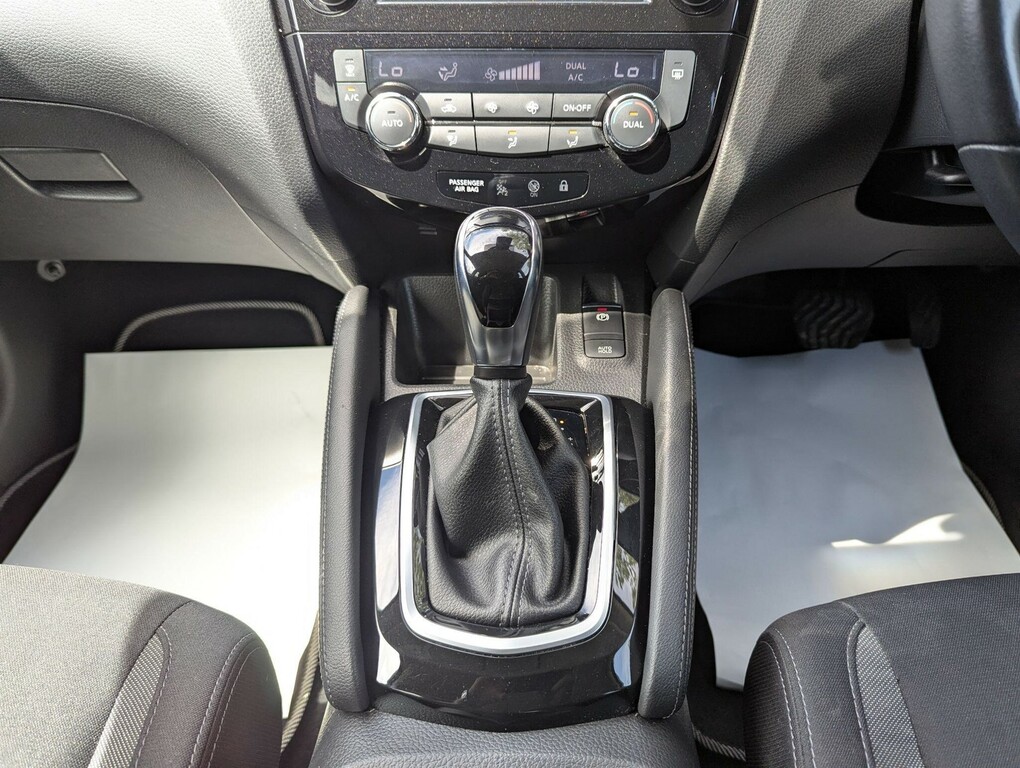 Nissan Qashqai Acenta Premium Grey #19